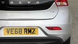 2018 (68) VOLVO V40 T2 Momentum Nav Plus 5dr Geartronic 4898161