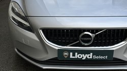 2018 (68) VOLVO V40 T2 Momentum Nav Plus 5dr Geartronic 4898181