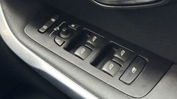 2018 (68) VOLVO V40 T2 Momentum Nav Plus 5dr Geartronic 4898177