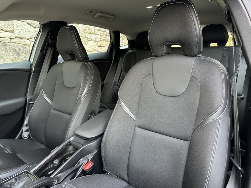 2018 (68) VOLVO V40 T2 Momentum Nav Plus 5dr Geartronic 4898188