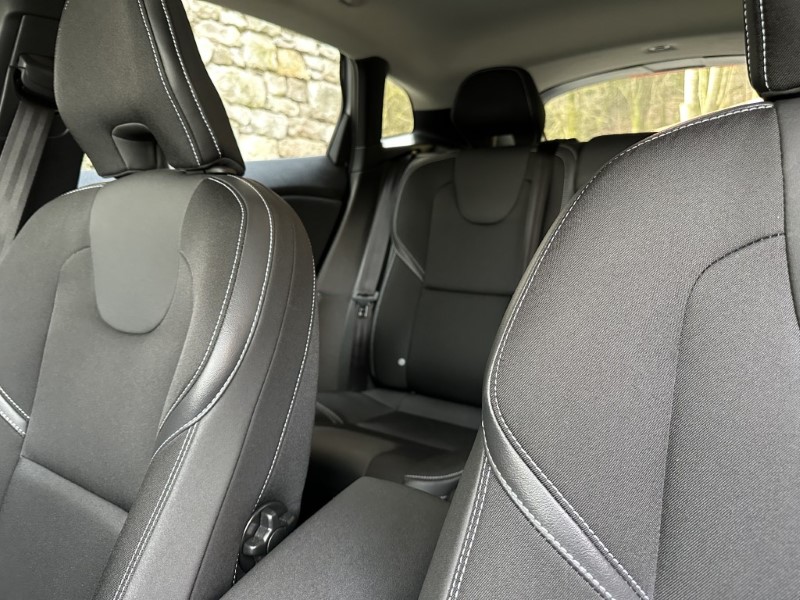 2018 (68) VOLVO V40 T2 Momentum Nav Plus 5dr Geartronic 4898189