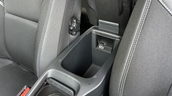 2018 (68) VOLVO V40 T2 Momentum Nav Plus 5dr Geartronic 4898191