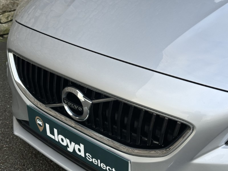 2018 (68) VOLVO V40 T2 Momentum Nav Plus 5dr Geartronic 4898183