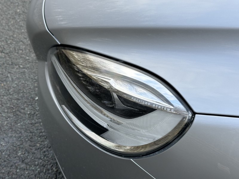 2018 (68) VOLVO V40 T2 Momentum Nav Plus 5dr Geartronic 4898214