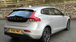 2018 (68) VOLVO V40 T2 Momentum Nav Plus 5dr Geartronic 4898219