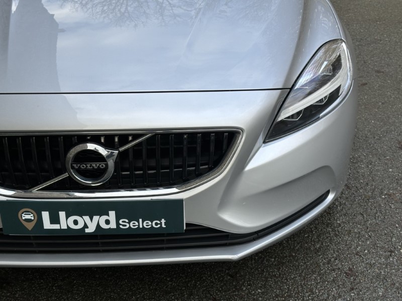 2018 (68) VOLVO V40 T2 Momentum Nav Plus 5dr Geartronic 4898182
