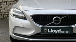 2018 (68) VOLVO V40 T2 Momentum Nav Plus 5dr Geartronic 4898212