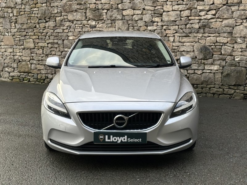 2018 (68) VOLVO V40 T2 Momentum Nav Plus 5dr Geartronic 4898209