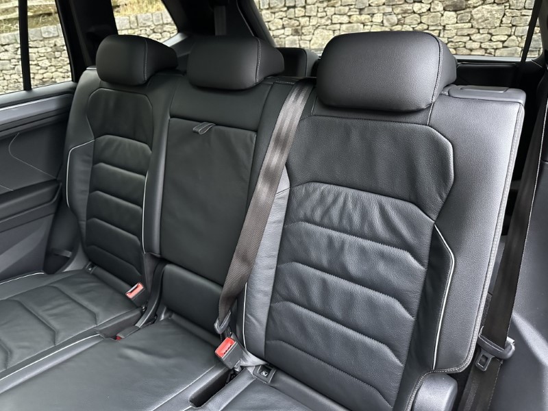 2020 (69) VOLKSWAGEN TIGUAN ALLSPACE 2.0 TDI R-Line Tech 5dr DSG 4904855