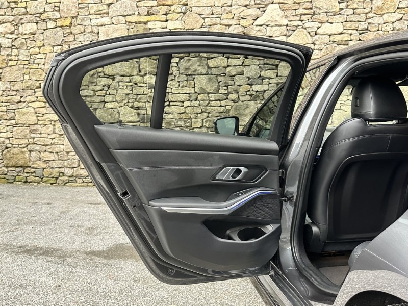 2021 (21) BMW 3 SERIES 320i M Sport 4dr Saloon 4922928