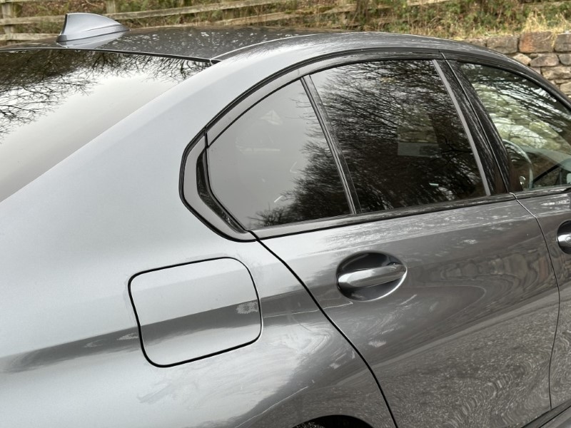 2021 (21) BMW 3 SERIES 320i M Sport 4dr Saloon 4922951