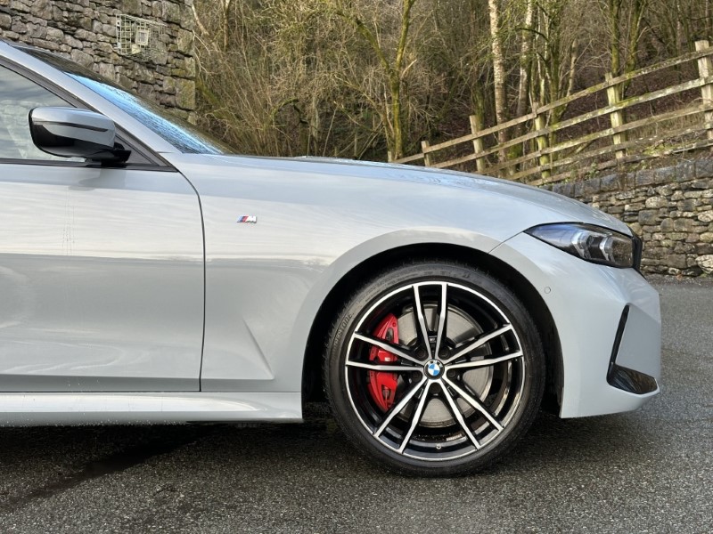 2024 (73) BMW 3 SERIES 320i M Sport 5dr Touring  4926055