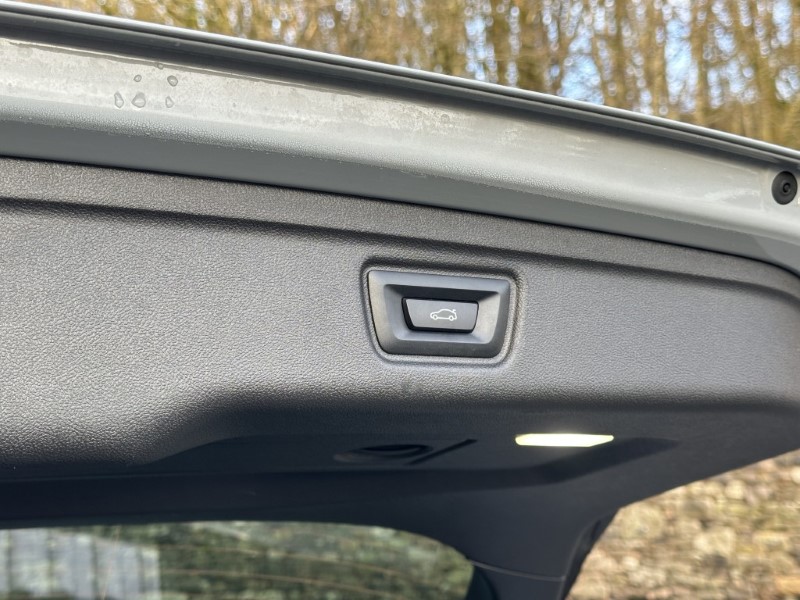 2024 (73) BMW 3 SERIES 320i M Sport 5dr Touring  4926031