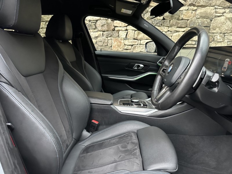 2024 (73) BMW 3 SERIES 320i M Sport 5dr Touring  4926008