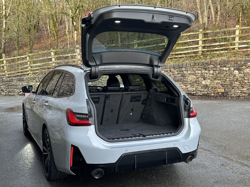 2024 (73) BMW 3 SERIES 320i M Sport 5dr Touring  4926032