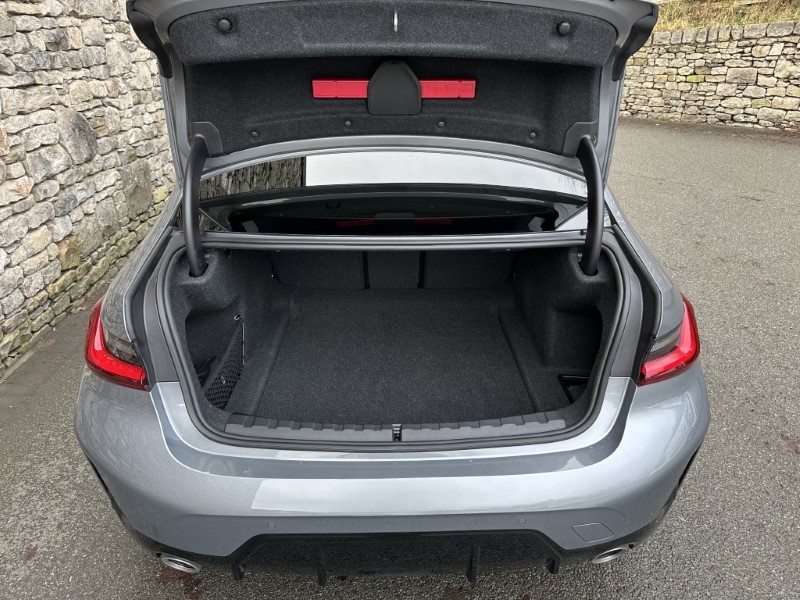 2024 (74) BMW 3 SERIES 320i M Sport 4dr Saloon 4908094