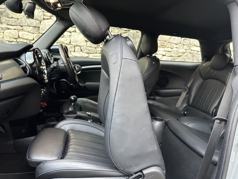 2022 (22) MINI HATCHBACK 1.5 Cooper Exclusive 3dr 5010782