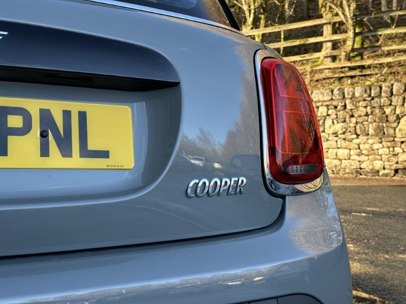 2022 (22) MINI HATCHBACK 1.5 Cooper Exclusive 3dr 4929339