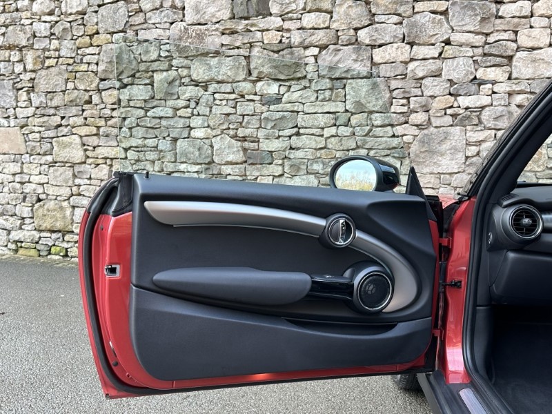 2020 (70) MINI HATCHBACK 1.5 Cooper Exclusive II 3dr 4949637