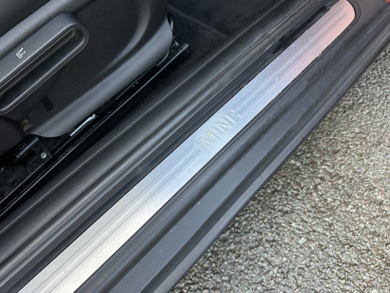 2020 (70) MINI HATCHBACK 1.5 Cooper Exclusive II 3dr 4949603