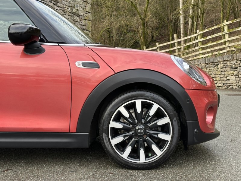 2020 (70) MINI HATCHBACK 1.5 Cooper Exclusive II 3dr 4949661