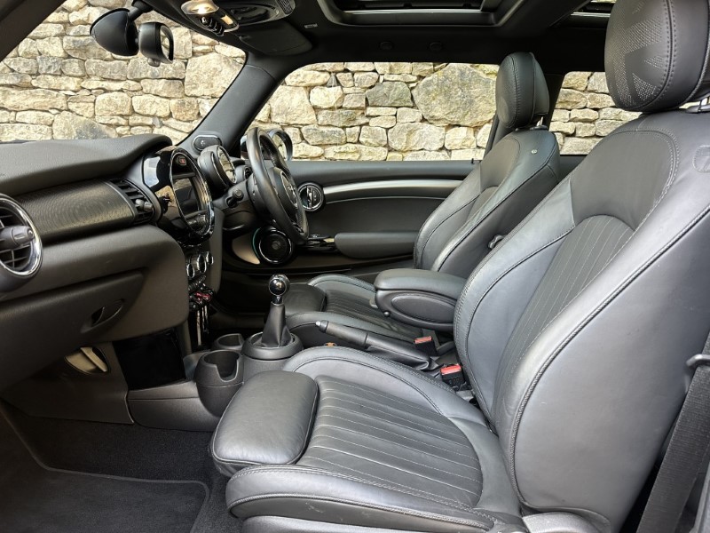 2020 (70) MINI HATCHBACK 1.5 Cooper Exclusive II 3dr 4949624