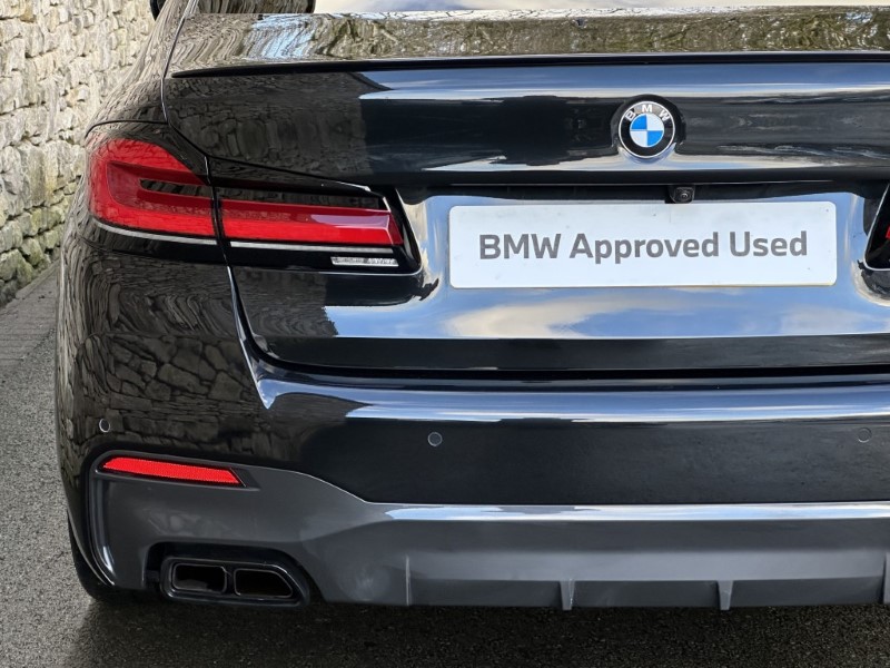 2022 (72) BMW 5 SERIES M550i xDrive 4dr Saloon  4946475