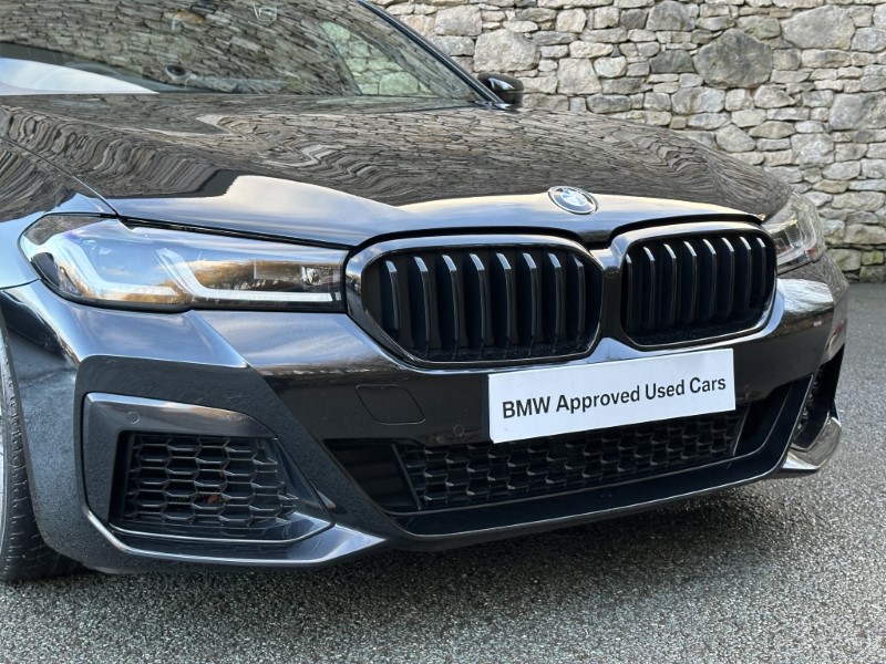 2022 (72) BMW 5 SERIES M550i xDrive 4dr Saloon  4946537