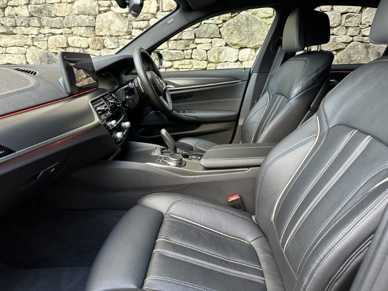 2022 (72) BMW 5 SERIES M550i xDrive 4dr Saloon  4946510