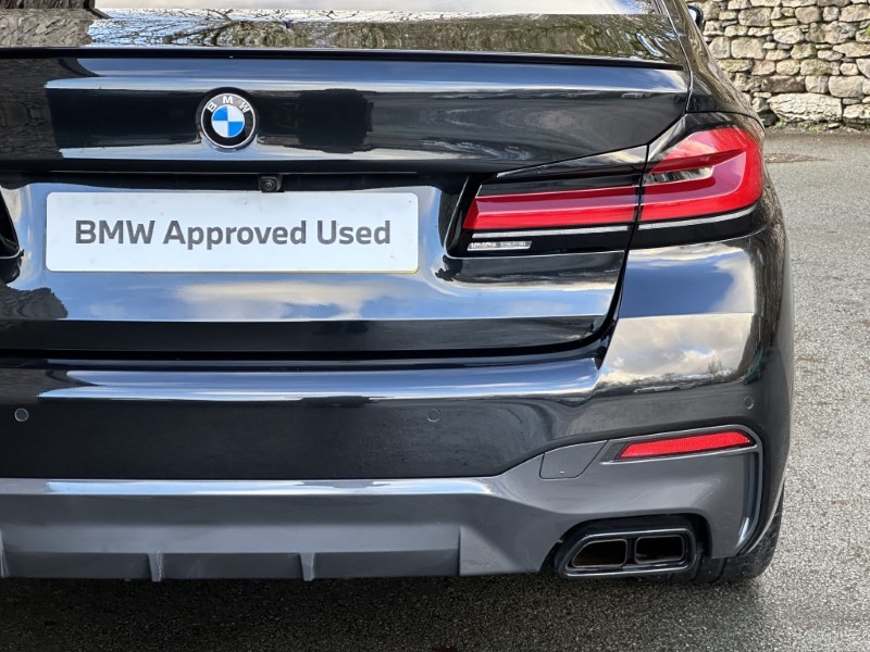 2022 (72) BMW 5 SERIES M550i xDrive 4dr Saloon  4946476