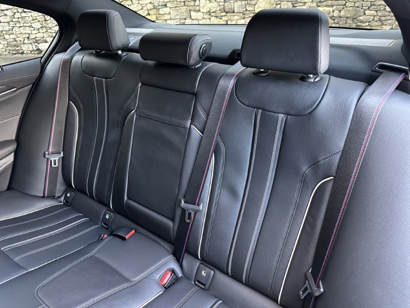 2022 (72) BMW 5 SERIES M550i xDrive 4dr Saloon  4946524