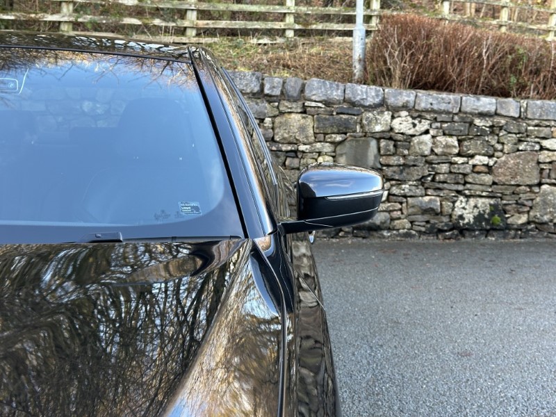 2022 (72) BMW 5 SERIES M550i xDrive 4dr Saloon  4946526