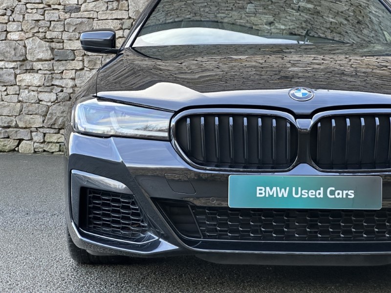 2022 (72) BMW 5 SERIES M550i xDrive 4dr Saloon  4949522