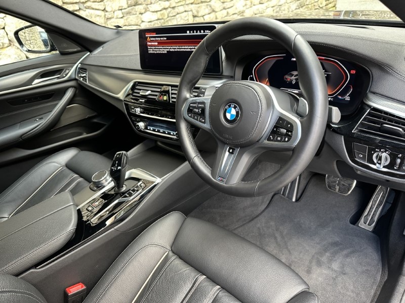 2022 (72) BMW 5 SERIES M550i xDrive 4dr Saloon  4946481