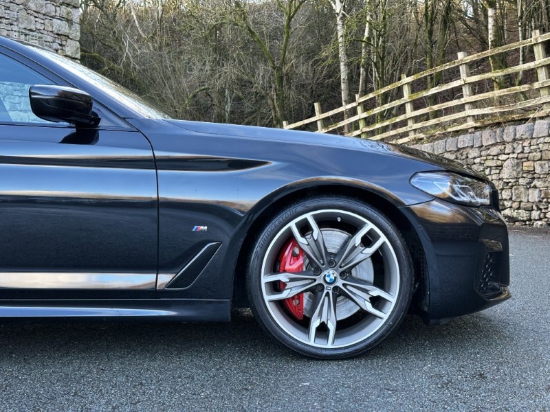 2022 (72) BMW 5 SERIES M550i xDrive 4dr Saloon  4946543