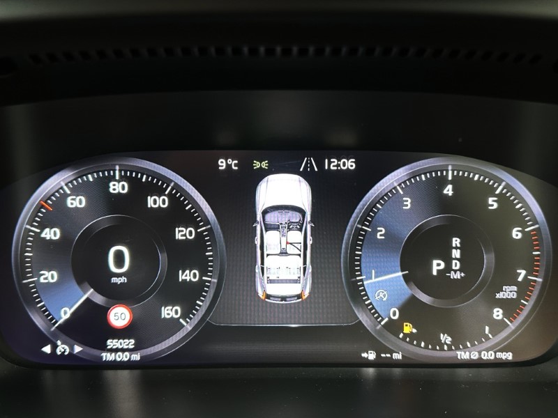 2020 (20) VOLVO XC40 2.0 T4 Inscription 5dr AWD Geartronic 4983705