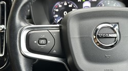 2020 (20) VOLVO XC40 2.0 T4 Inscription 5dr AWD Geartronic 4983693