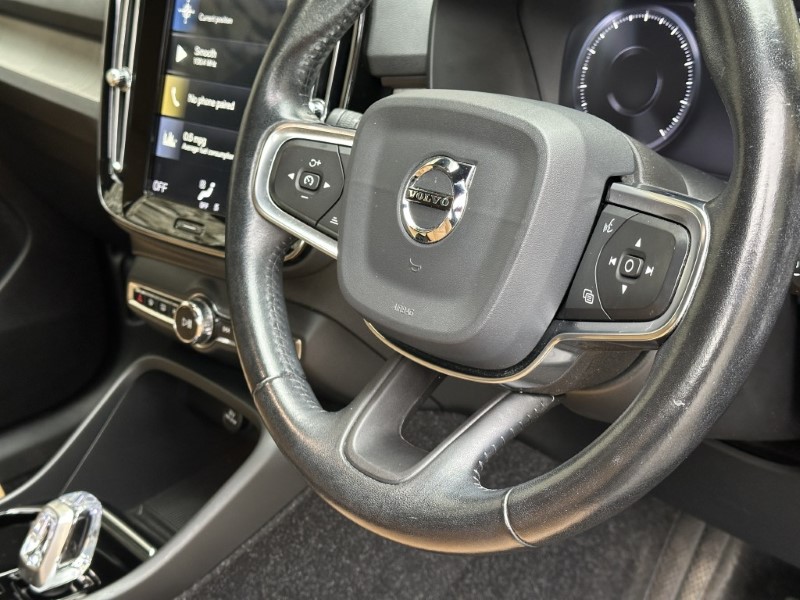 2020 (20) VOLVO XC40 2.0 T4 Inscription 5dr AWD Geartronic 4983679