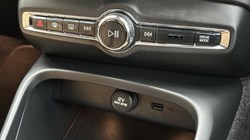 2020 (20) VOLVO XC40 2.0 T4 Inscription 5dr AWD Geartronic 4983726