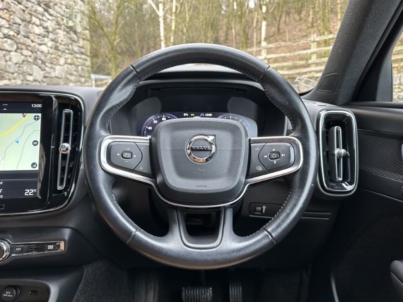 2020 (20) VOLVO XC40 2.0 T4 Inscription 5dr AWD Geartronic 4983683
