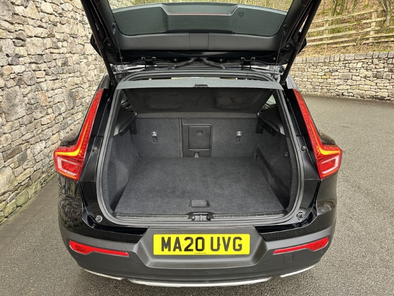 2020 (20) VOLVO XC40 2.0 T4 Inscription 5dr AWD Geartronic 4983676