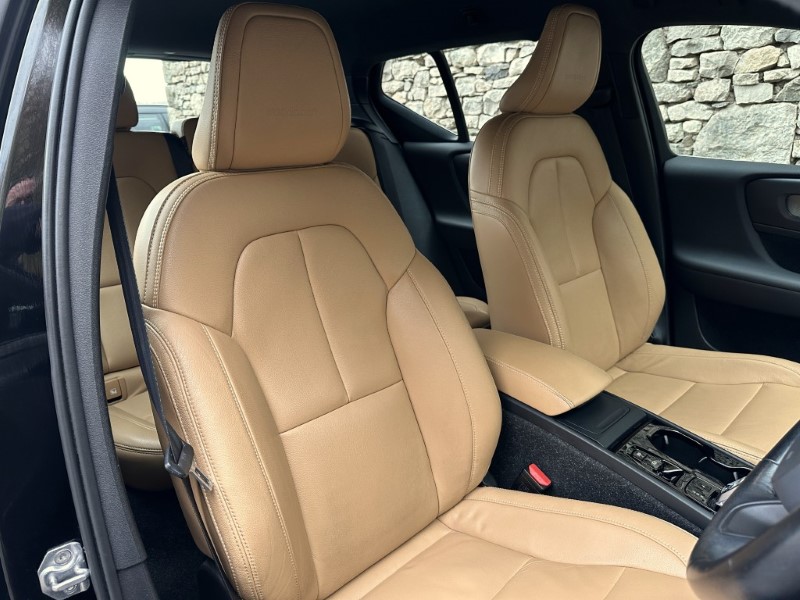 2020 (20) VOLVO XC40 2.0 T4 Inscription 5dr AWD Geartronic 4983680