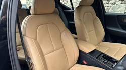 2020 (20) VOLVO XC40 2.0 T4 Inscription 5dr AWD Geartronic 4983680