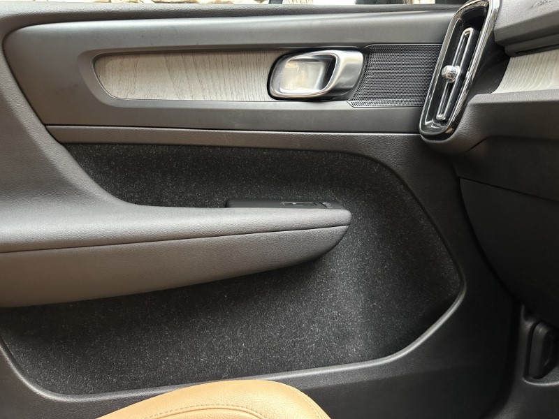 2020 (20) VOLVO XC40 2.0 T4 Inscription 5dr AWD Geartronic 4983691