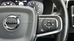 2020 (20) VOLVO XC40 2.0 T4 Inscription 5dr AWD Geartronic 4983694