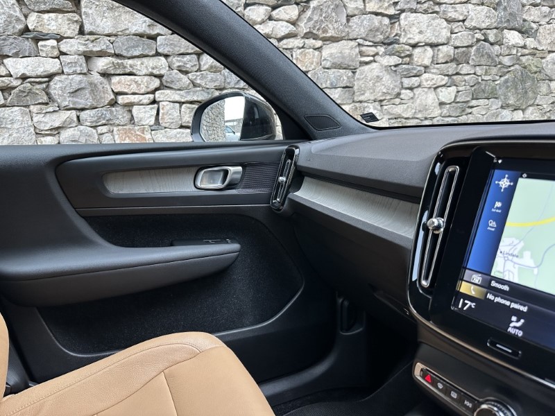 2020 (20) VOLVO XC40 2.0 T4 Inscription 5dr AWD Geartronic 4983690