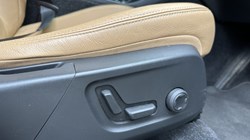 2020 (20) VOLVO XC40 2.0 T4 Inscription 5dr AWD Geartronic 4983687