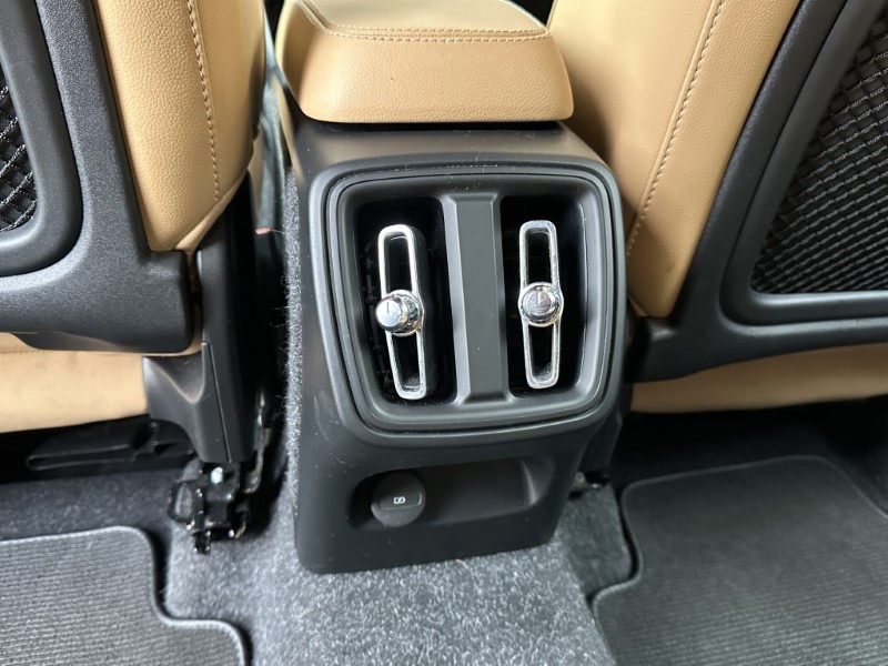 2020 (20) VOLVO XC40 2.0 T4 Inscription 5dr AWD Geartronic 4983711