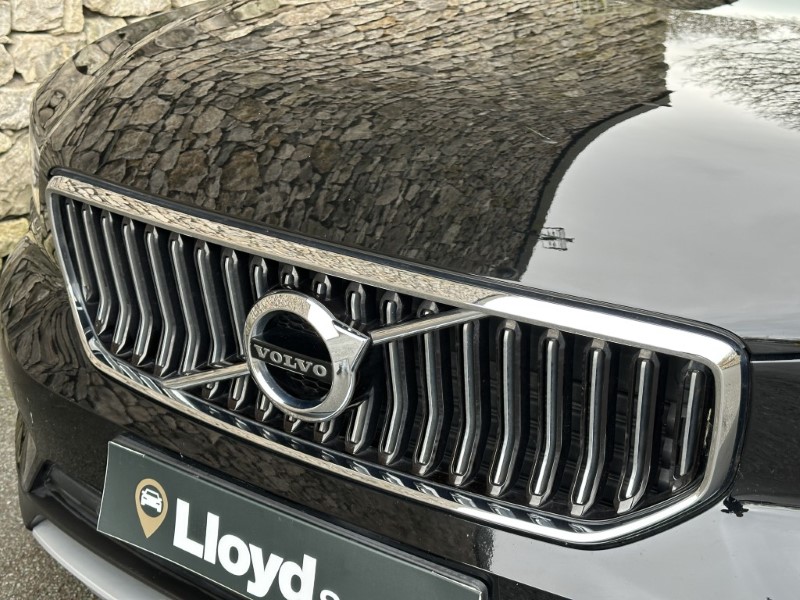 2020 (20) VOLVO XC40 2.0 T4 Inscription 5dr AWD Geartronic 4983697