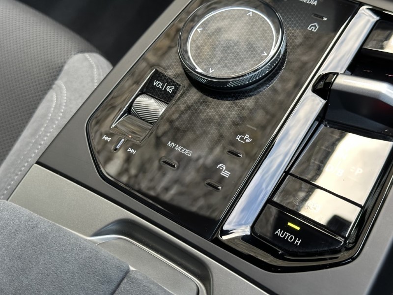 2026 (75) BMW iX 300kW xDrive45 M Sport 101kWh 5dr Auto 4967868